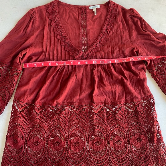 Stylish Brick Red Blouse with Lace Sleeves and Waist - Picture 12 of 15
